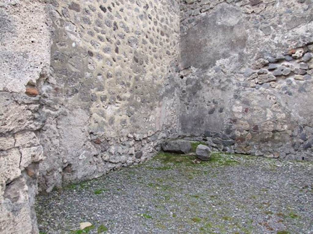 VI.13.15 Pompeii. December 2007. South wall.