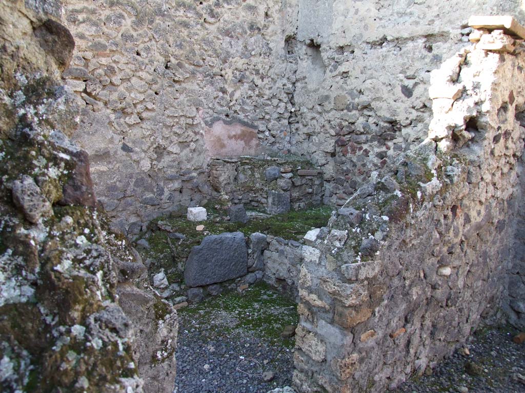 VI.14.22 Pompeii. December 2007. Room 10, looking west through doorway into kitchen.