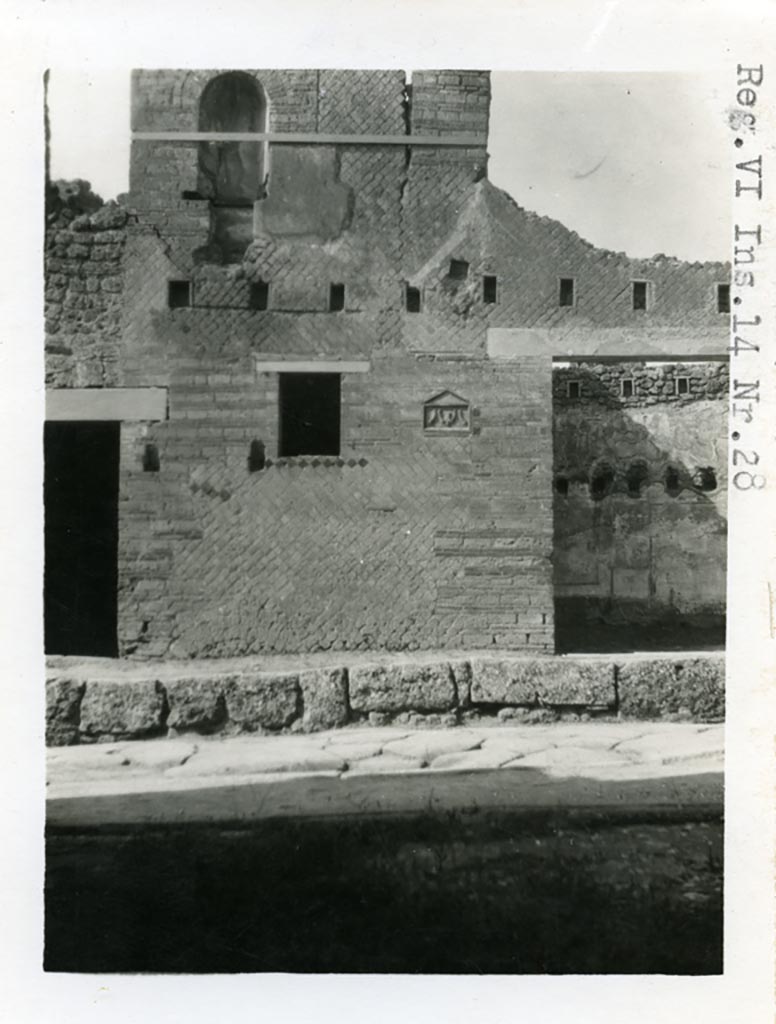 VI.14.28 Pompeii. Pre-1937-39. Looking west across Via del Vesuvio towards front facade.
Photo courtesy of American Academy in Rome, Photographic Archive. Warsher collection no. 1791.
