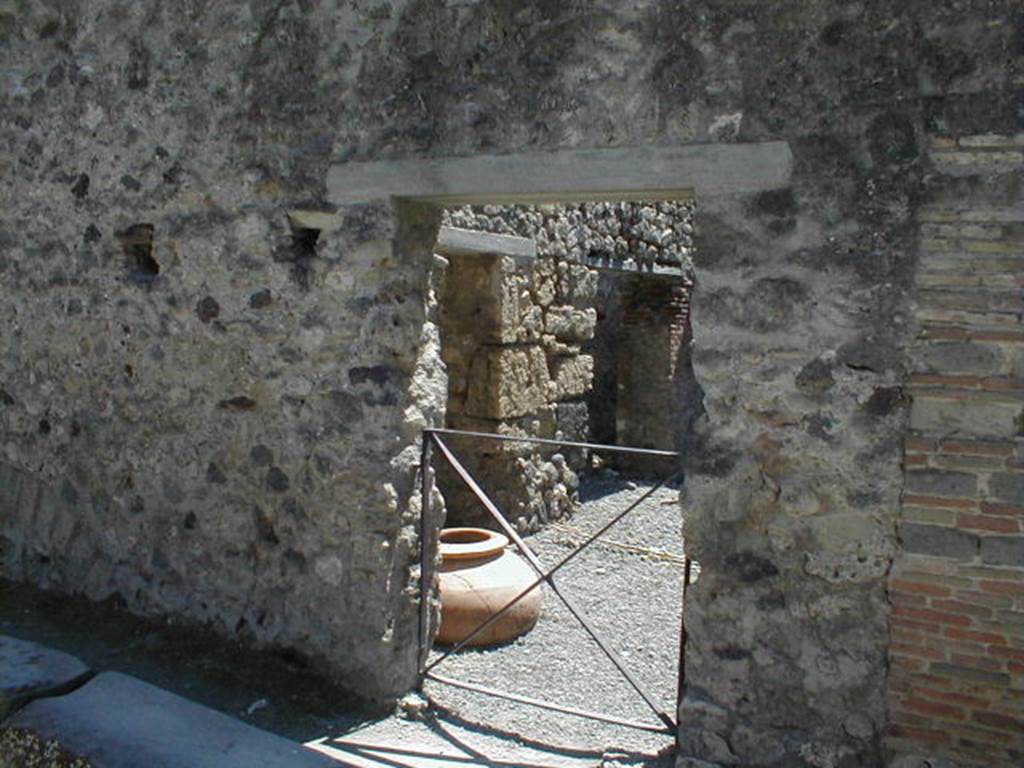 VI.14.35 Pompeii. May 2006. Looking south through doorway.