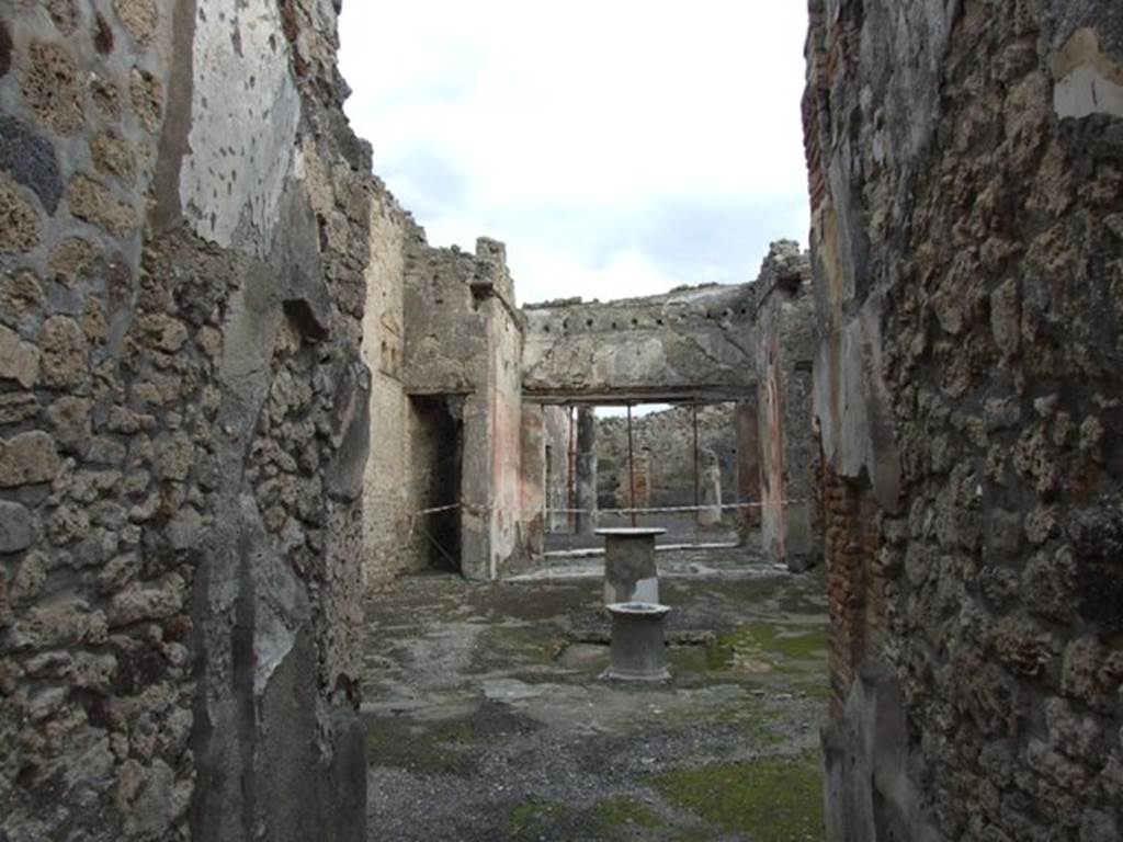 VI.14.40 Pompeii. December 2007. Looking east across atrium.