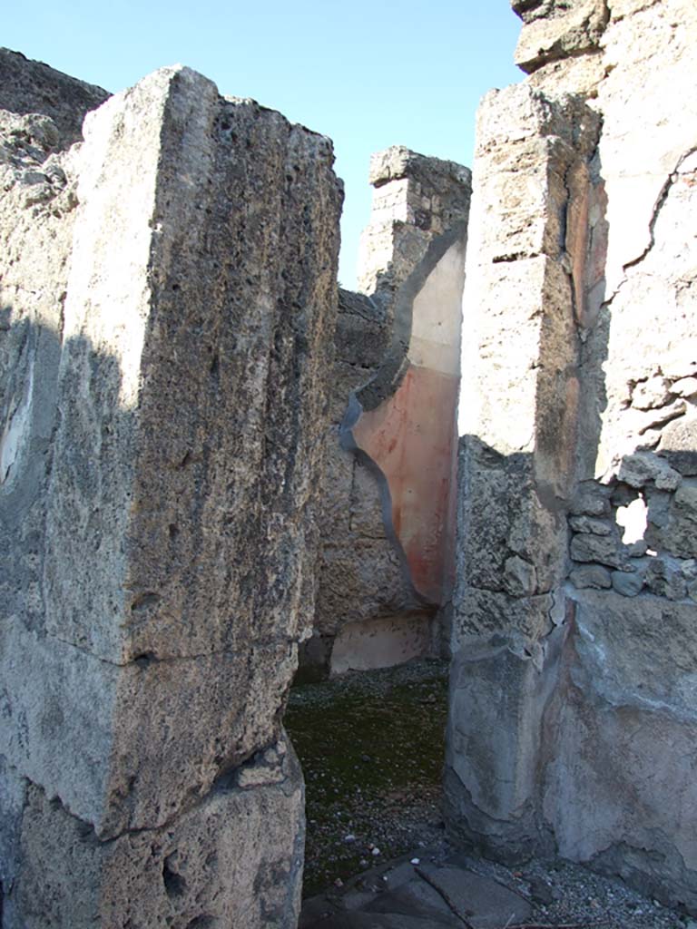 VI.14.43 Pompeii. December 2007. Room 2, doorway to bedroom or cubiculum on north side of entrance corridor.