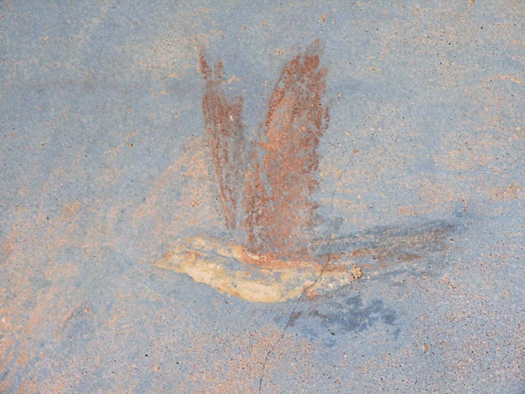 VI.14.43 Pompeii. December 2007. Room 14, painted bird on side area of mosaic fountain in garden area.    