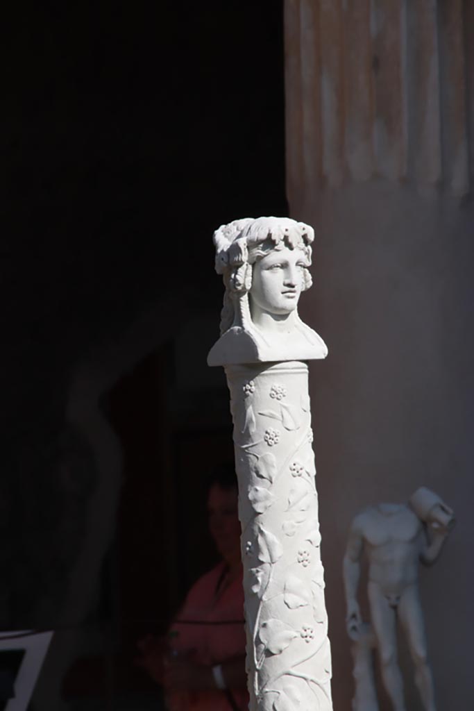 VI.15.1 Pompeii. October 2023. 
Detail of bust of Ariadne at the top of a herm. Photo courtesy of Klaus Heese.
