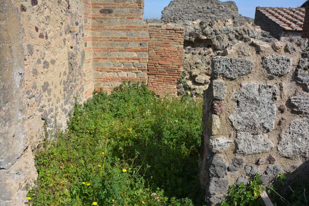 VI 15 5 Pompeii. March 2019. Room 28, looking east through doorway.
Foto Annette Haug, ERC Grant 681269 DÉCOR.
