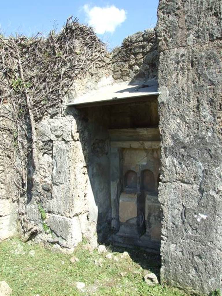 VI.15.5 Pompeii. March 2009. Room 1, altar on east wall of atrium.