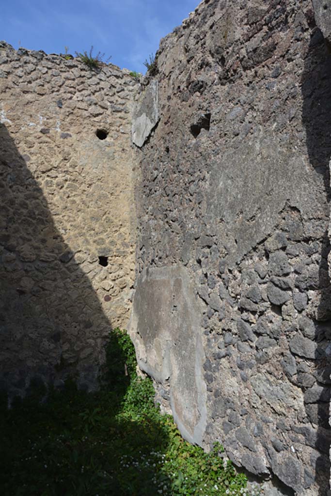 VI 15 5 Pompeii. March 2019. Cubiculum 3, looking north along east wall.
Foto Annette Haug, ERC Grant 681269 DCOR.
