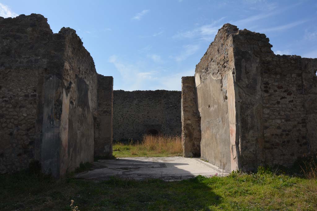 VI 15 5 Pompeii. March 2019. Tablinum 7, looking west towards tablinum from atrium.
Foto Annette Haug, ERC Grant 681269 DCOR.
