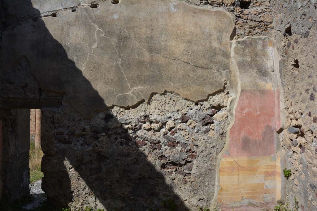 VI 15 5 Pompeii. March 2019. Oecus/triclinium 8, looking towards north wall, with doorway into tablinum 7, on left.