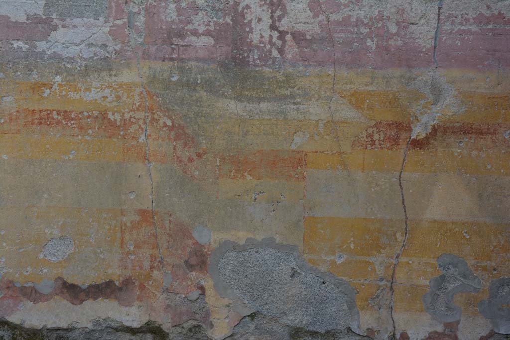 VI 15 5 Pompeii. March 2019. Oecus/triclinium 8, detail from lower east wall towards the centre.
Foto Annette Haug, ERC Grant 681269 DCOR.
