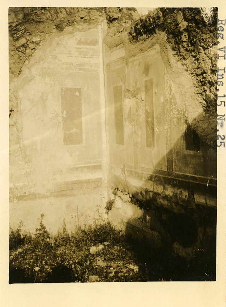 VI.15.5 Pompeii, shown as VI.15.25 on photo. Pre-1937-39. Cubiculum 14, looking north-east.
Photo courtesy of American Academy in Rome, Photographic Archive. Warsher collection no. 672.
