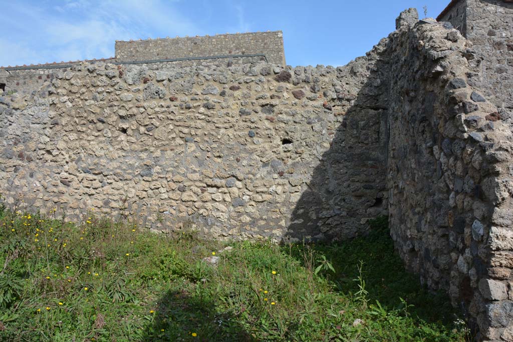 VI.15.5 Pompeii. March 2019. Room 17, looking east towards south-east corner of kitchen.
Foto Annette Haug, ERC Grant 681269 DÉCOR.
