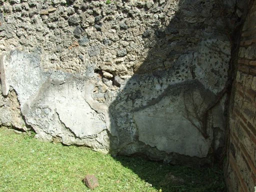 VI.15.5 Pompeii. March 2009. Room 22, south-east corner.