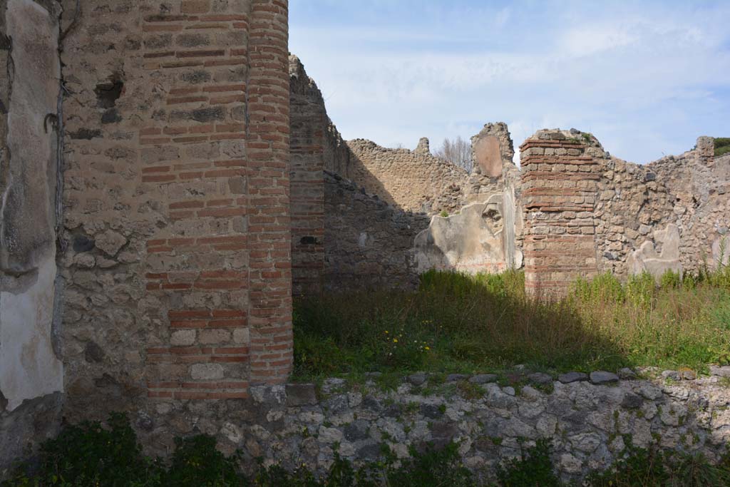 VI 15 5 Pompeii. March 2019. Looking north at west end of north portico towards room 23.
Foto Annette Haug, ERC Grant 681269 DCOR.

