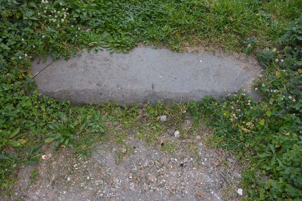 VI 15 5 Pompeii. March 2019. Looking west from entrance doorway/vestibule towards threshold to entrance corridor/fauces.
Foto Annette Haug, ERC Grant 681269 DÉCOR.
