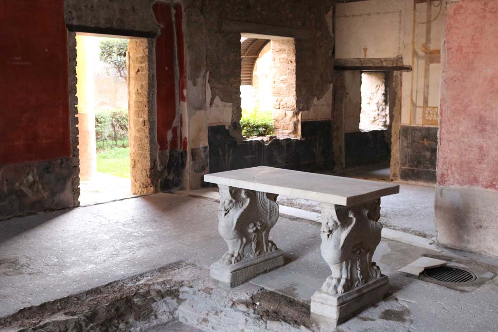 VI.15.8 Pompeii. December 2018. 
Looking south-west across atrium towards doorway, and window in tablinum overlooking garden. Photo courtesy of Aude Durand.
