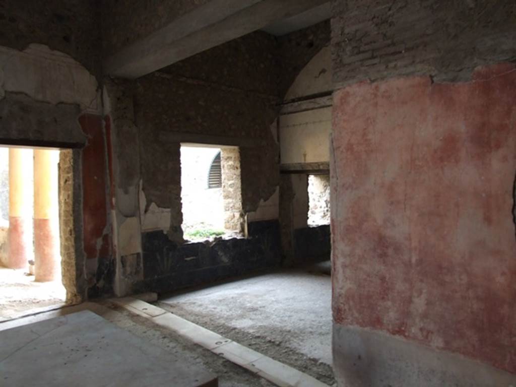 VI.15.8 Pompeii. December 2007. Tablinum on west side of the atrium with window overlooking garden.