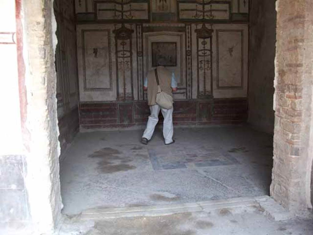 VI.15.8 Pompeii. May 2010. Looking east into oecus.