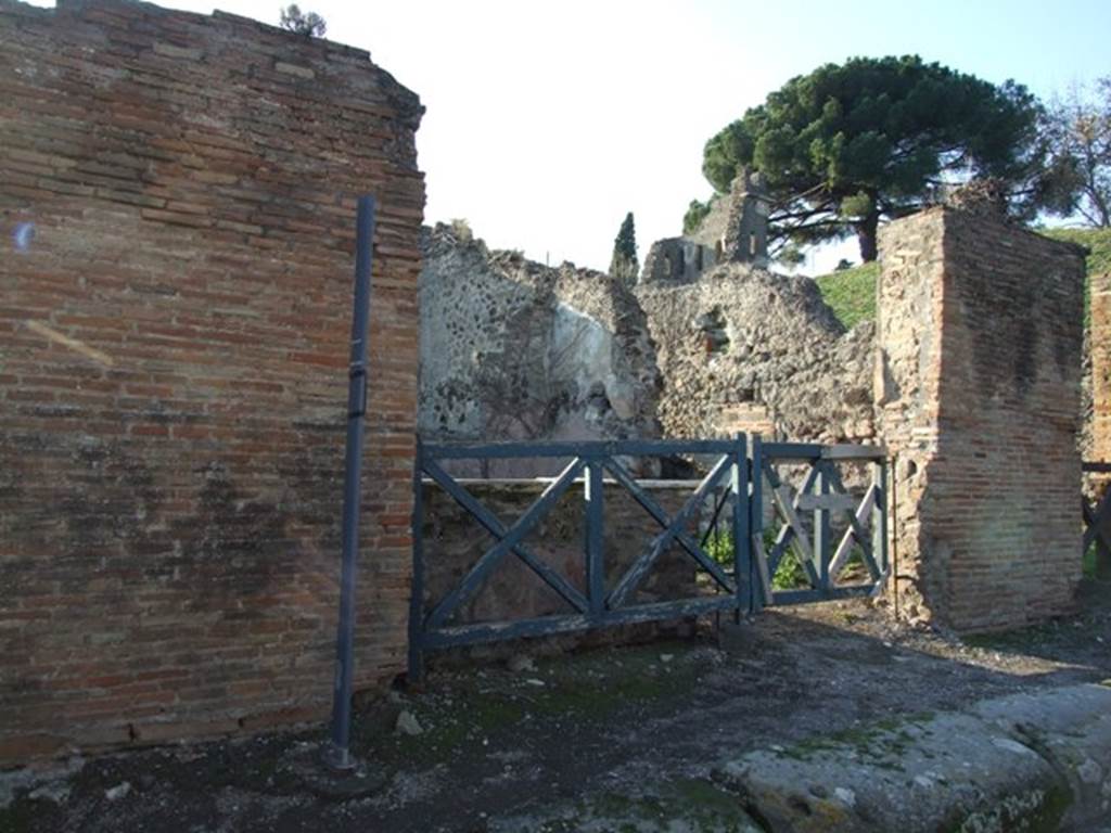 VI.15.16 Pompeii. December 2007. Entrance doorway.