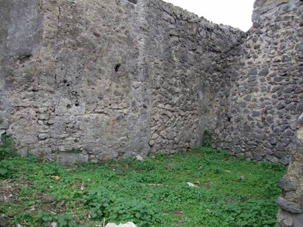 VI.16.8 Pompeii. December 2007.  Looking south-west across rear room, from entrance.