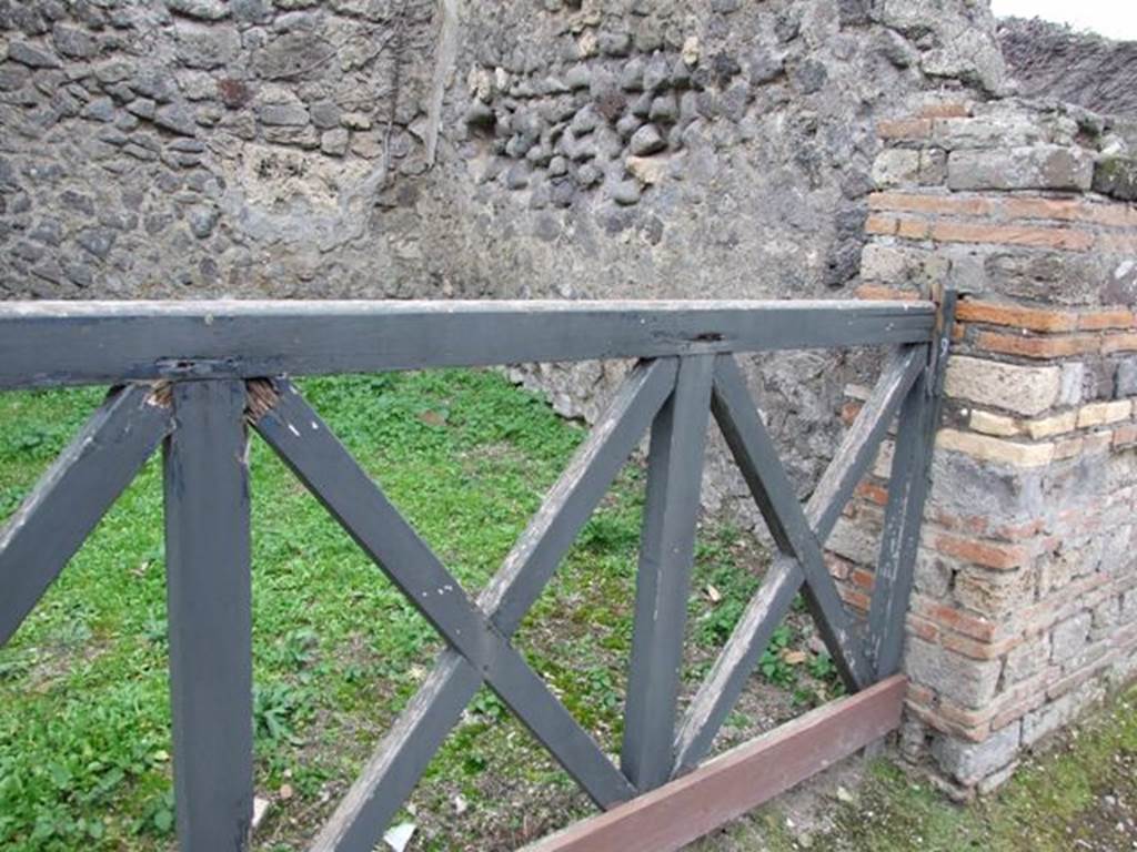 VI.16.9 Pompeii. December 2007. Entrance doorway and north wall.