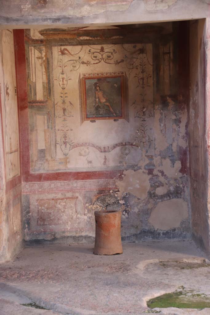 VI.16.15 Pompeii. September 2021. Looking towards west wall of tablinum D. Photo courtesy of Klaus Heese.