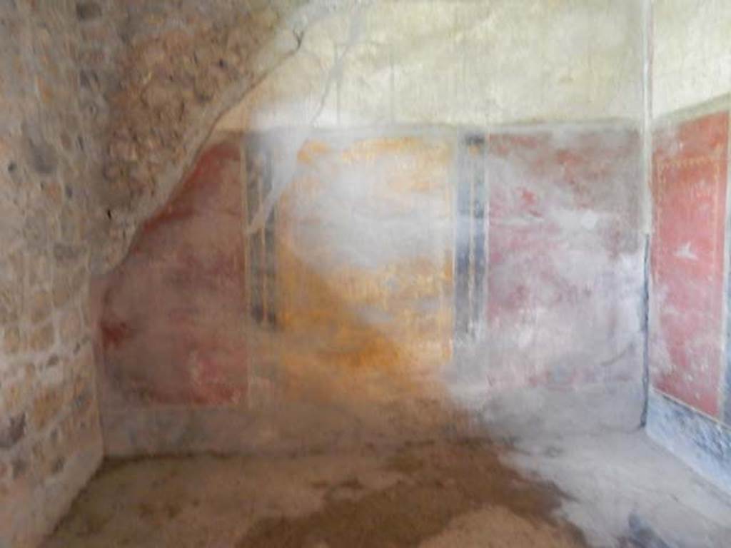 VI.16.15 Pompeii. May 2015. Room H, south wall. Photo courtesy of Buzz Ferebee.