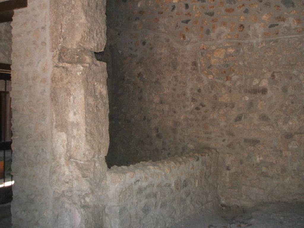 VI.16.15 Pompeii. May 2005. Room M, looking south from entrance VI.16.17. 