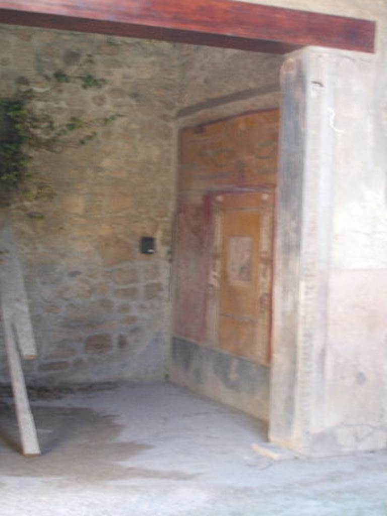 VI.16.17 Pompeii.  May 2005. Looking south from doorway in storeroom, across atrium of VI.16.15.