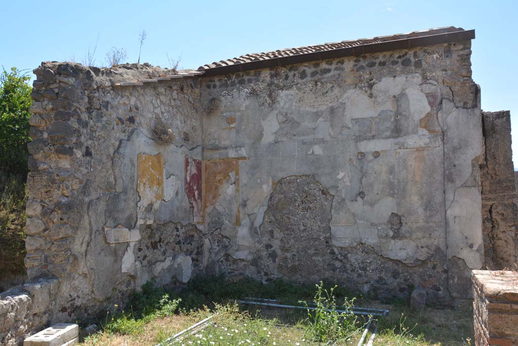 VI.16.19 Pompeii. July 2017. Room J, looking south in south-east corner. 
Foto Annette Haug, ERC Grant 681269 DCOR.
