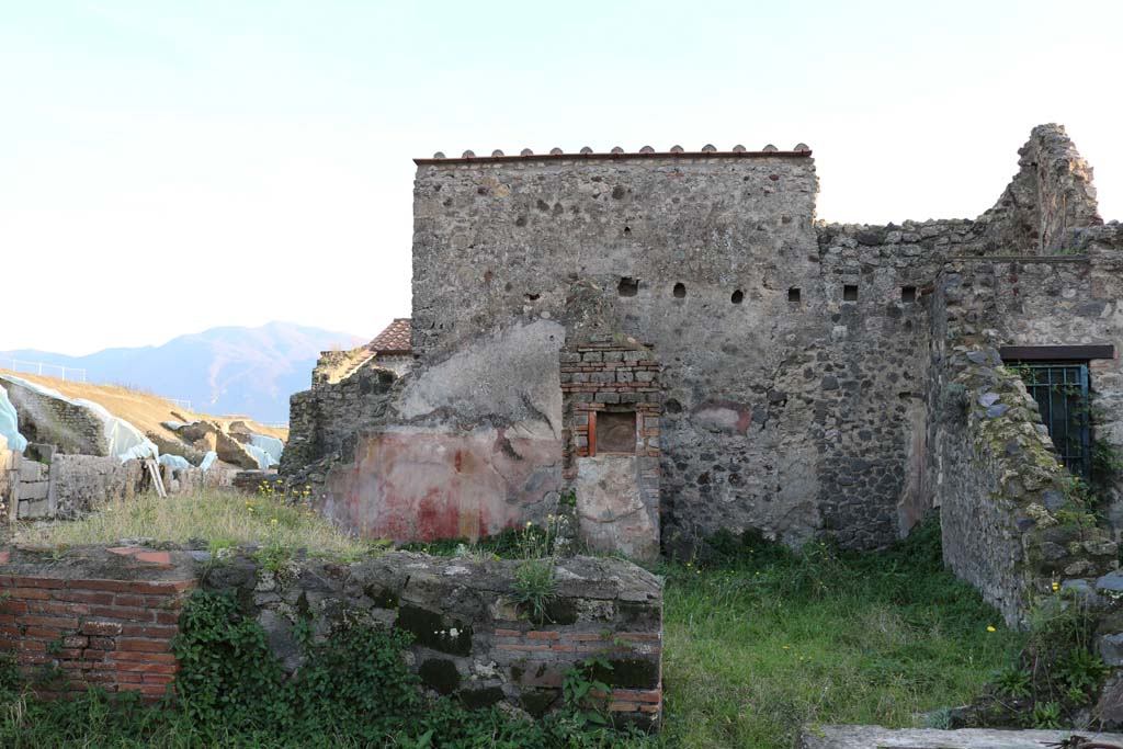 VI.16.20-22 Pompeii. December 2018. Looking south from near VI.16.22. Photo courtesy of Aude Durand.