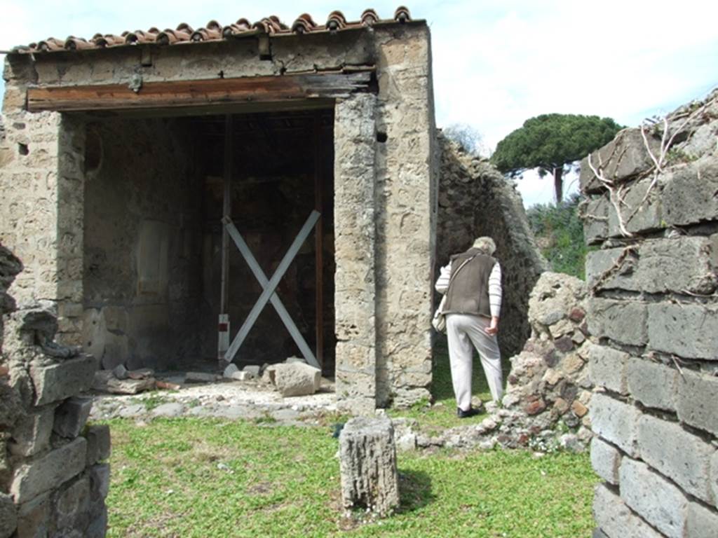 VI.16.27 Pompeii. March 2009. Looking north from end of corridor Q, towards rooms N, and O.