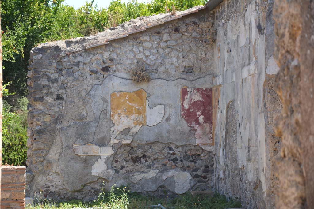 VI.16.27 Pompeii. July 2017. Room J, looking east from atrium.
Foto Annette Haug, ERC Grant 681269 DÉCOR.
