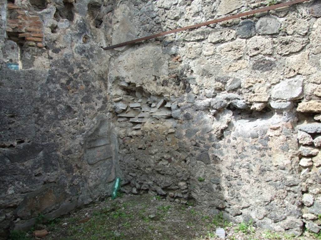 VI.16.27 Pompeii. March 2009. Rustic room U, north-west corner of cubiculum.  