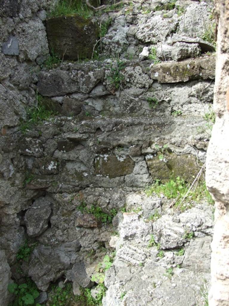 VI.16.27 Pompeii.  March 2009. Stairs (V) to upper floor, next to room U.