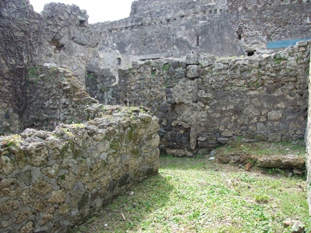 VI.16.27 Pompeii. March 2009. Room Z, kitchen. Looking west towards L-shaped room.