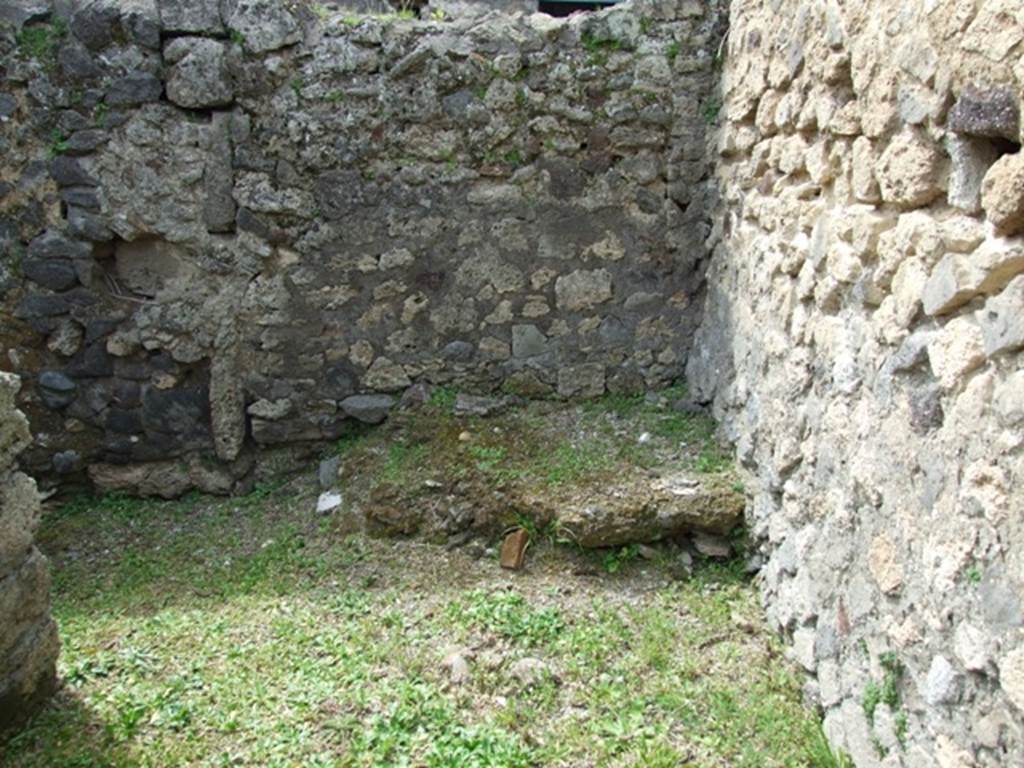 VI.16.27 Pompeii. March 2009. Room Z, kitchen. Looking west towards remains of hearth.