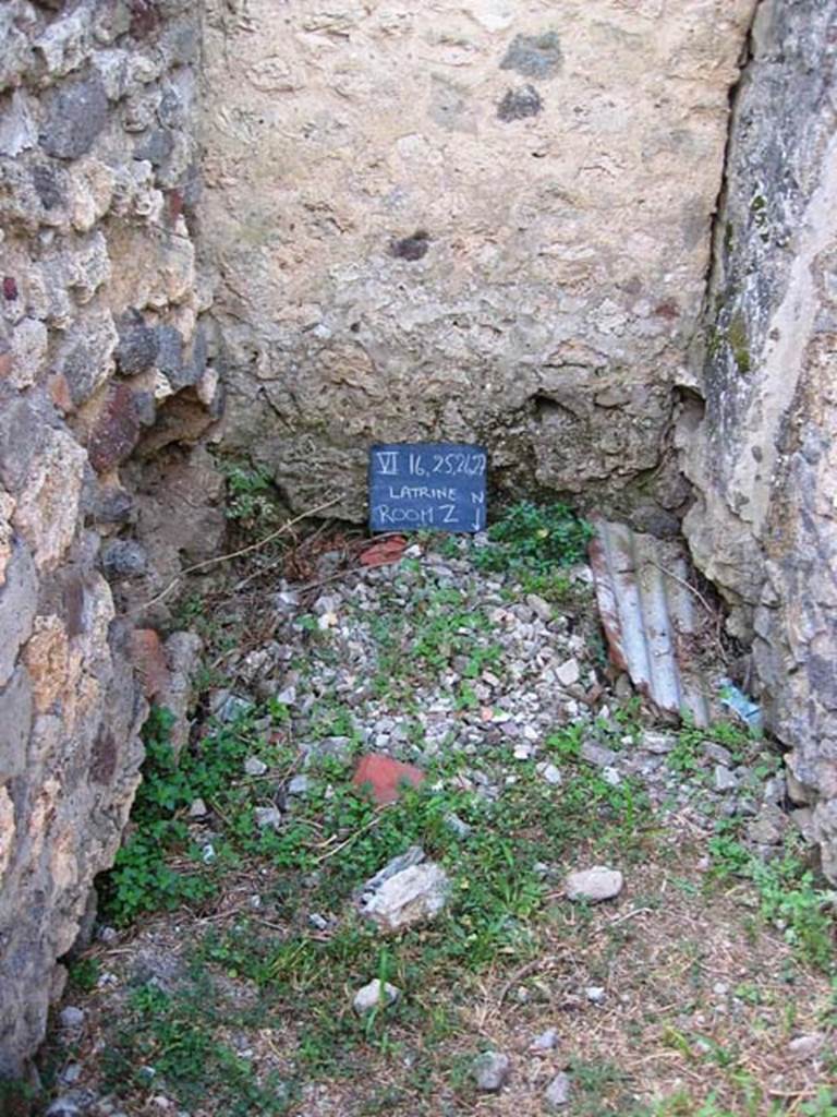 VI.16.27 Pompeii. July 2008. Looking south in latrine. Photo courtesy of Barry Hobson.