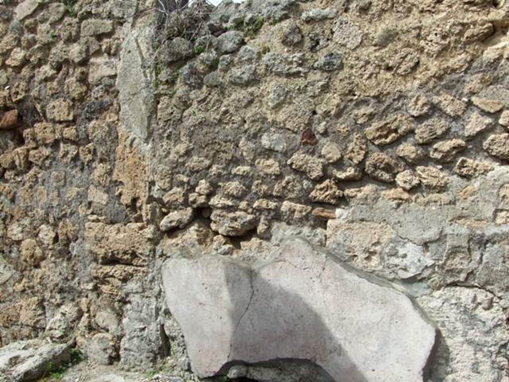 VI.16.28 Pompeii. March 2009. Room C, north wall of atrium, with remains of plaster.