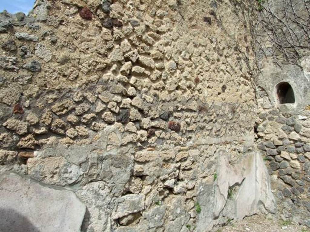 VI.16.28 Pompeii. March 2009. Room C, north wall of atrium, and north-west corner with niche or window.
