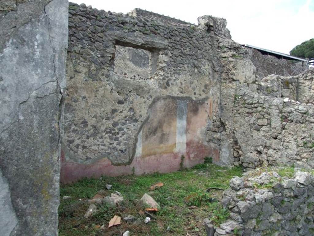 VI.16.29 Pompeii. March 2009. Doorway to room E, oecus.