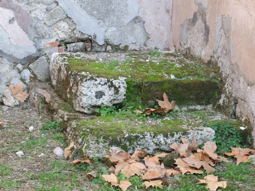 VI.16.34 Pompeii. December 2007. Base of steps to upper floor in south-east corner.