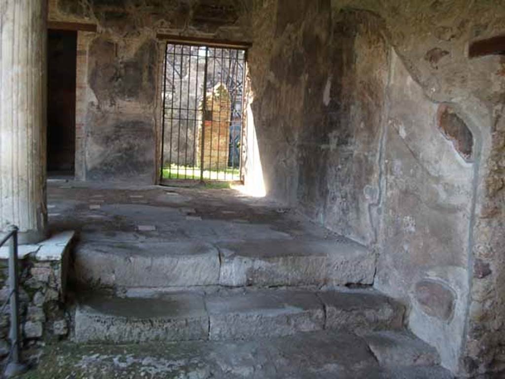 VI.16.38 Pompeii. May 2010. Doorway to services area, from portico of VI.16.7. Looking west.