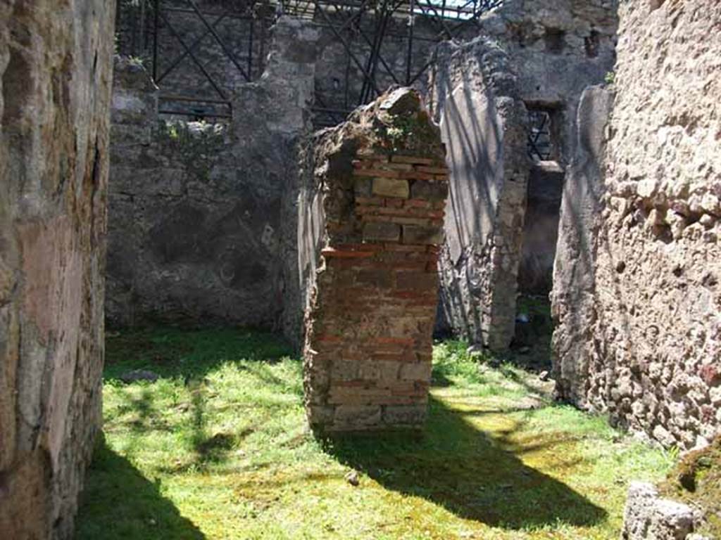 VI.16.38 Pompeii. May 2010. Looking west from doorway towards dormitory or store-room and corridor to rear entrance at VI.16.38