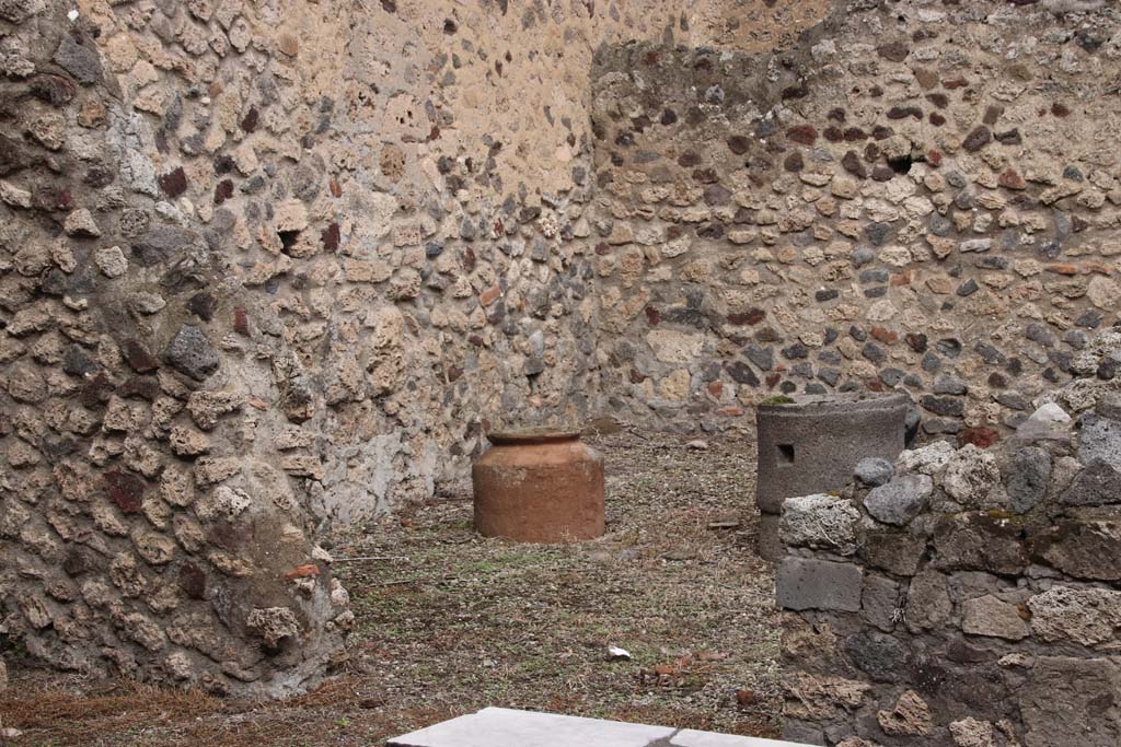 VI.16.40 Pompeii. October 2020. Looking towards room C. Photo courtesy of Klaus Heese.