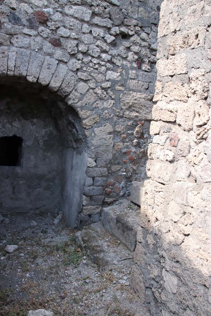 VI.17.11 Pompeii. September 2021. 
Lower stairs in north wall leading to atrium of VI.17.10. Photo courtesy of Klaus Heese.
