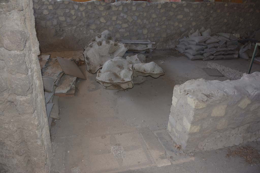 VI.17.41 Pompeii. September 2019. Doorway to triclinium in south wall of atrium.
Foto Annette Haug, ERC Grant 681269 DCOR.
