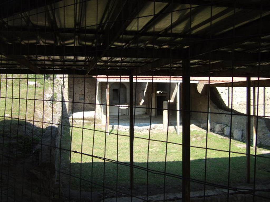 VI.17.42 Pompeii. May 2006. Looking east into garden.