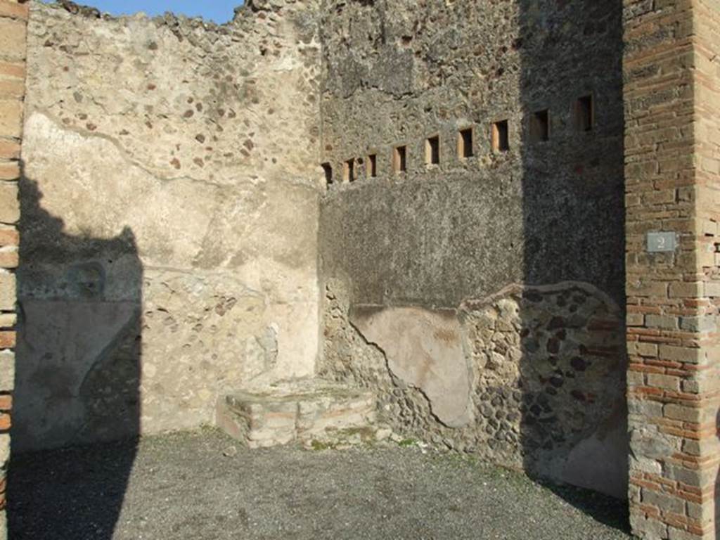 VII.1.2 Pompeii.  Shop.  December 2007.  Entrance.