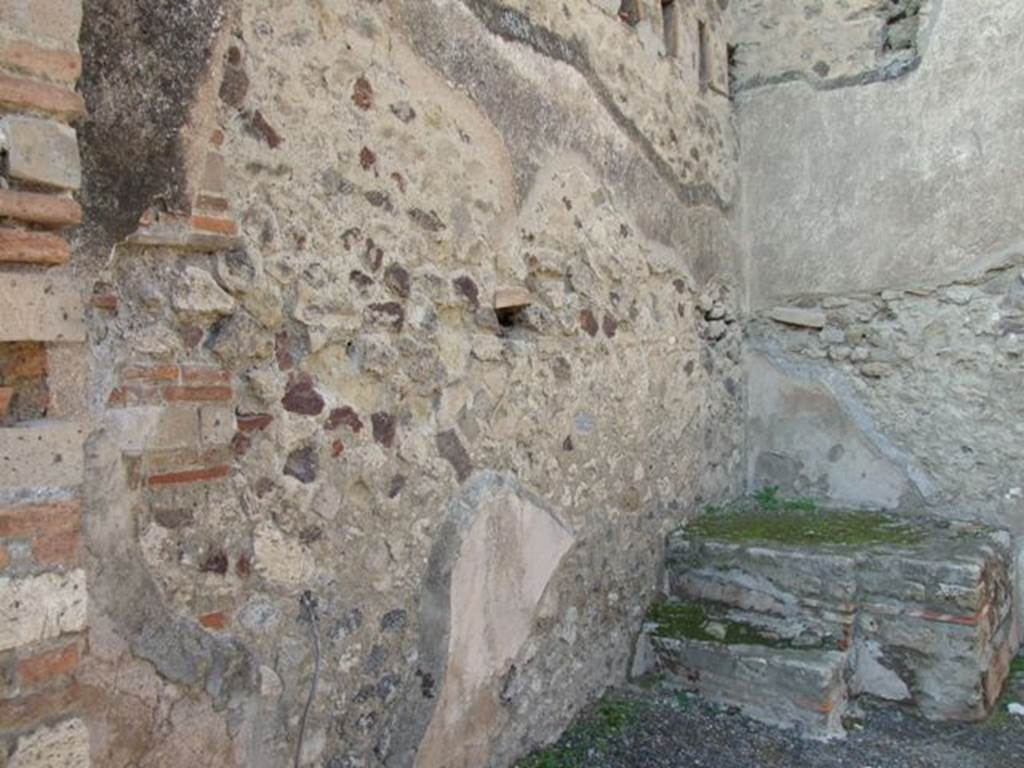 VII.1.3 Pompeii.  Shop.  December 2007.  West wall.